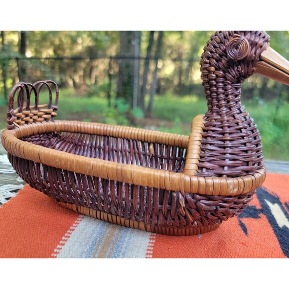 Vintage Wicker Duck Goose w Wood Beak Woven Rattan  Basket Napkin Tray 9" MINT - Picture 16 of 16